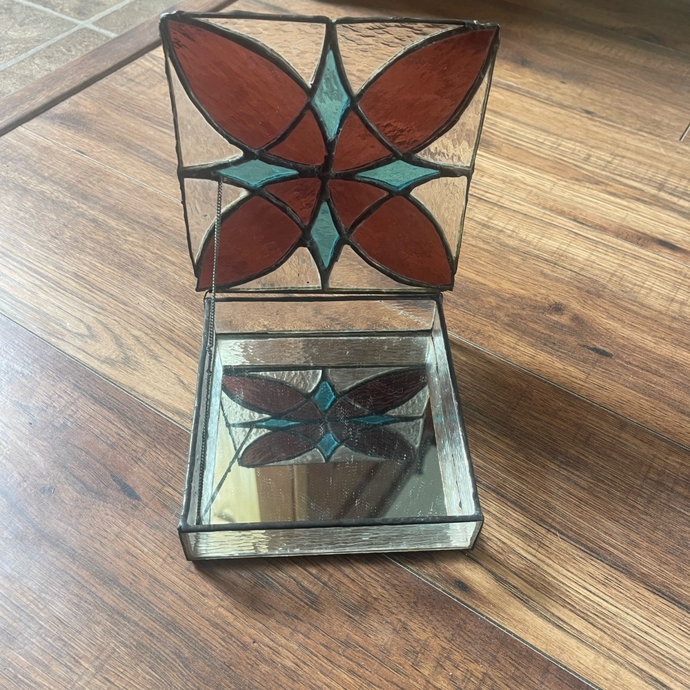 Source Unknown Stained Glass Jewelry Organizer with Red and Blue Design